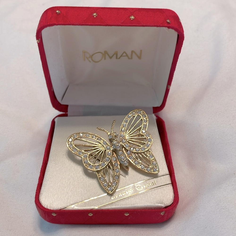Roman‎ butterfly pin brooch